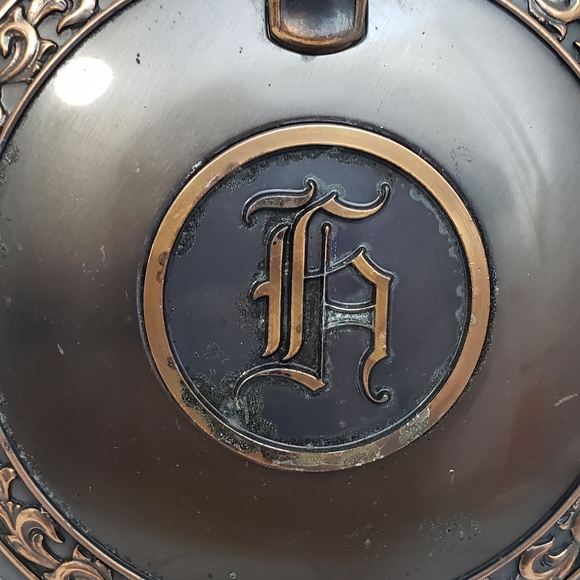 L.E. Mason of Boston, Mass. Silent Butler/Crumb-ash Holder - Picture 10 of 11